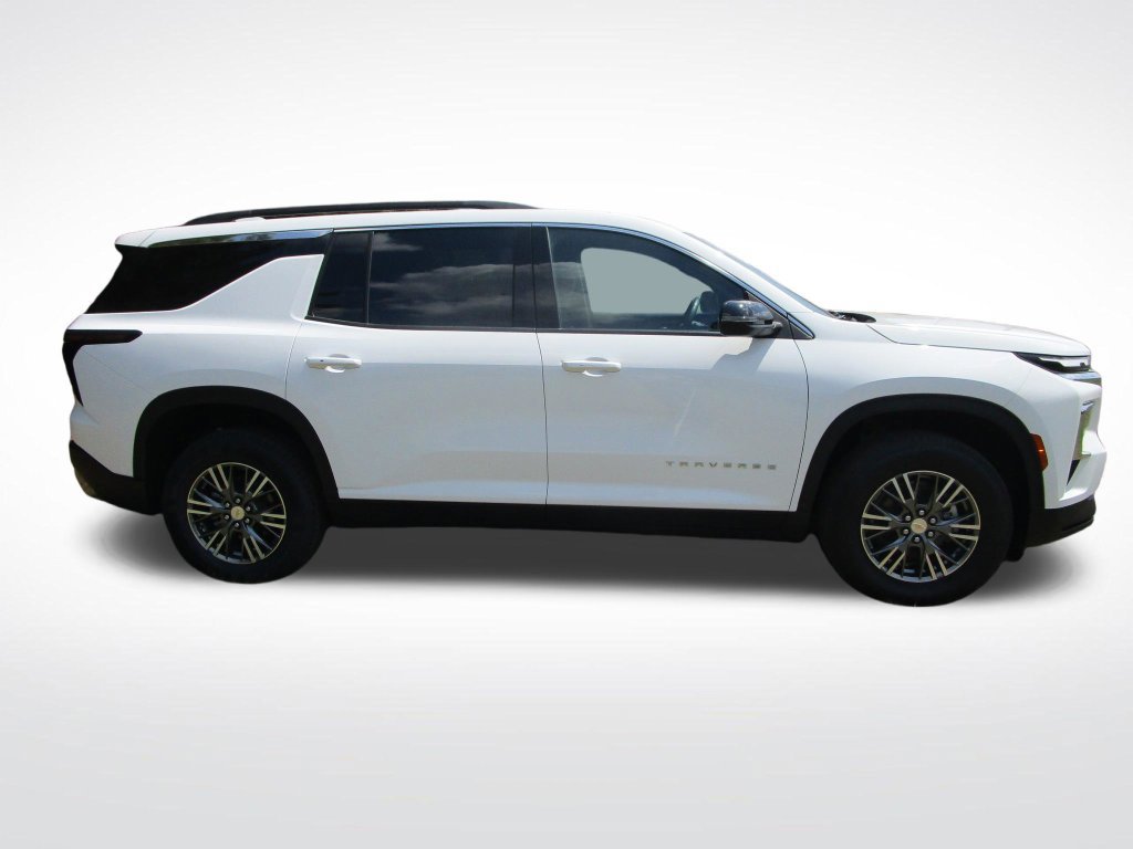 Used 2025 Chevrolet Traverse LT FWD image 8
