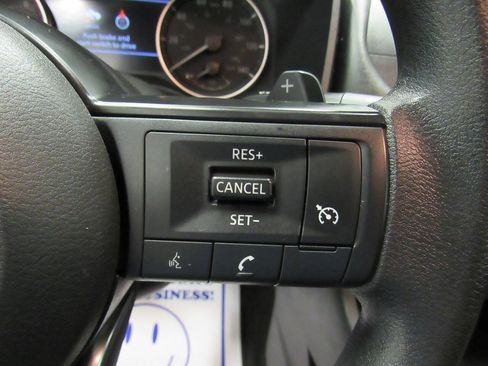 Used 2023 Nissan Rogue S AWD/4WD image 33