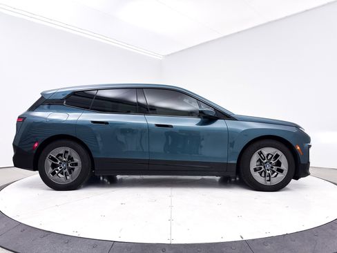 Used 2022 BMW iX xDrive50 w/ Premium Package image 38