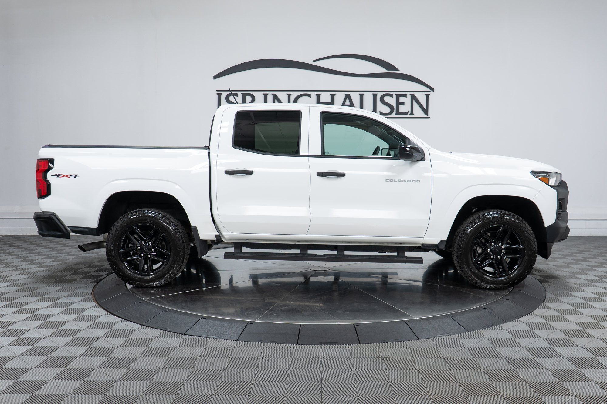 Used 2023 Chevrolet Colorado W/T w/ Safety Package AWD/4WD image 4