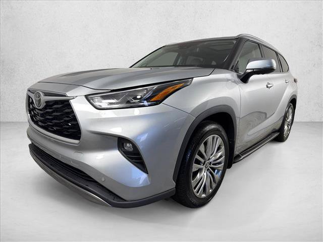 Used 2024 Toyota Highlander Platinum FWD image 8
