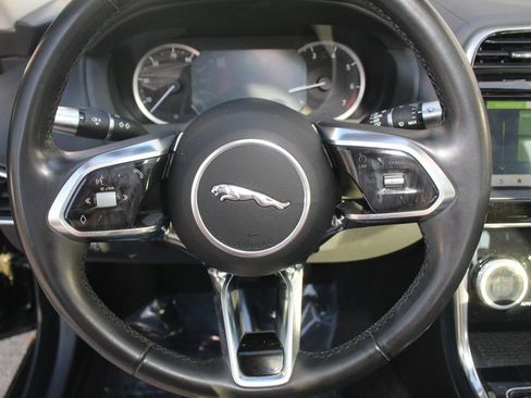 Used 2020 Jaguar XE S RWD image 18