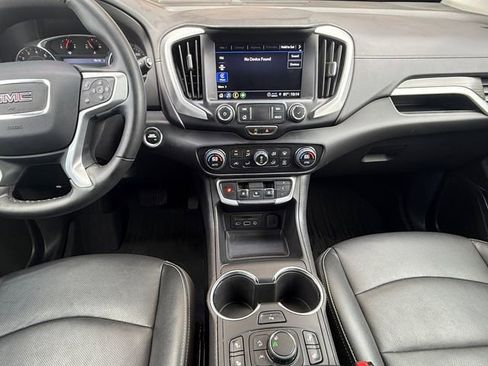 Used 2023 GMC Terrain SLT w/ Tech Package FWD image 3