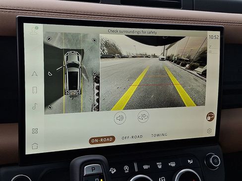 New 2026 Land Rover Defender 130 X-Dynamic SE image 15