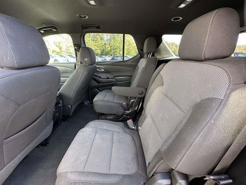 Used 2023 Chevrolet Traverse LT image 18