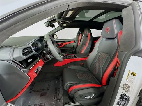 Used 2025 Lamborghini Urus SE image 21