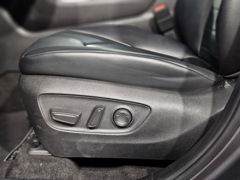 Used 2024 Toyota Highlander XLE image 23