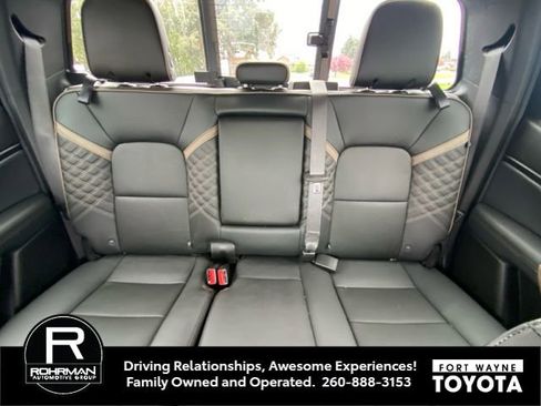 Used 2023 GMC Canyon Denali AWD/4WD image 11