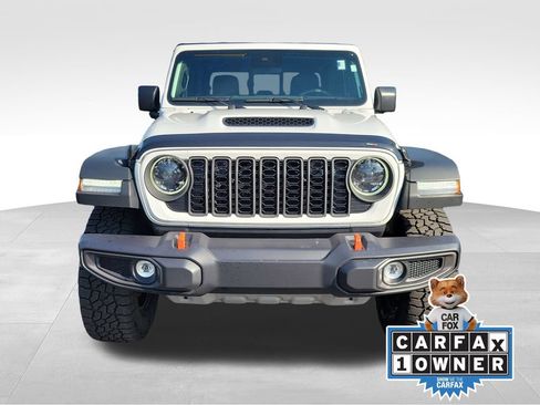 Used 2025 Jeep Gladiator Mojave w/ Convenience Group AWD/4WD image 7