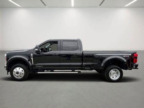 Used 2025 Ford F450 Lariat image 2
