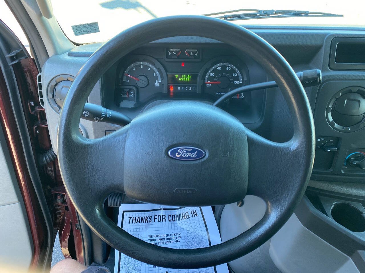 Used 2009 Ford E-350 and Econoline 350 Super Duty RWD image 12