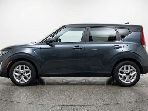 Used 2025 Kia Soul LX w/ LX Technology Package FWD image 5