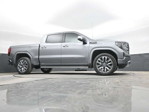 Used 2025 GMC Sierra 1500 Denali w/ Denali Reserve Package AWD/4WD image 43