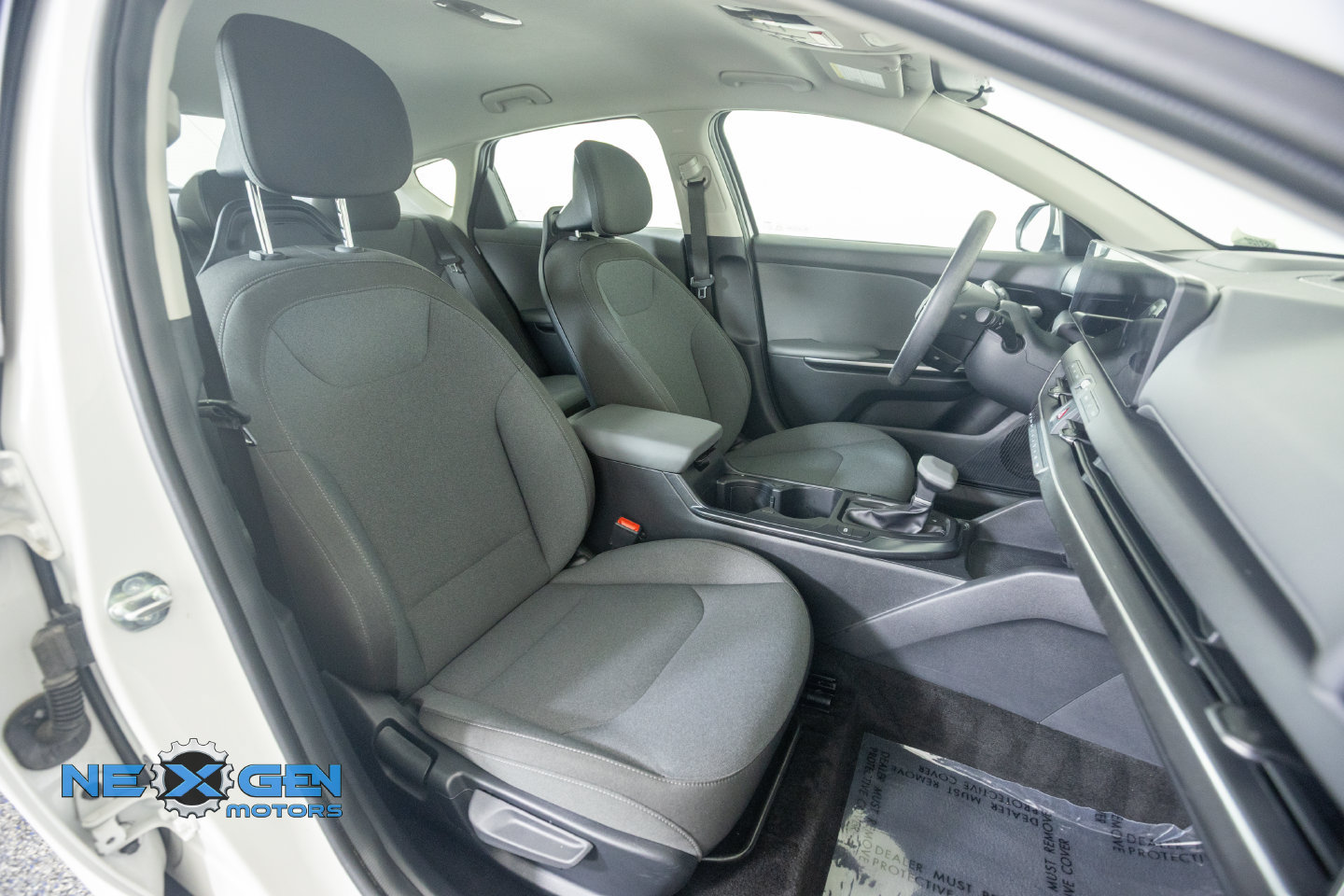 Used 2025 Kia K4 FWD image 10