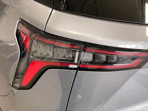 Used 2025 Chevrolet Equinox LT w/ Safety and Technology Package AWD/4WD image 32
