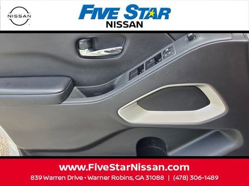 Used 2025 Nissan Frontier SV w/ Tow Package AWD/4WD image 29