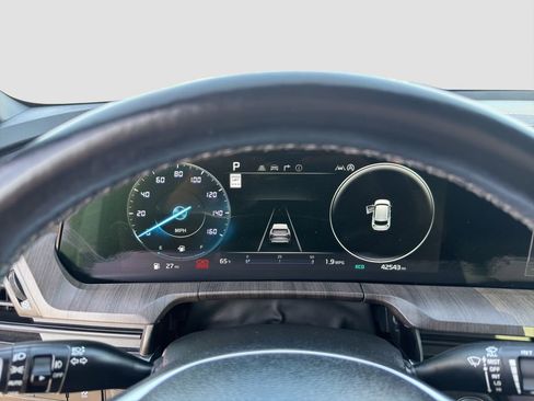 Used 2024 Kia Telluride SX image 11