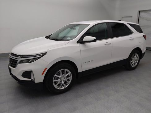 Used 2022 Chevrolet Equinox LT w/ Driver Convenience Package image 2