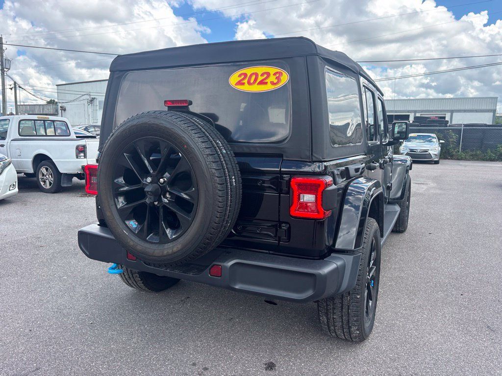 Used 2023 Jeep Wrangler Unlimited Sahara w/ Cold Weather Group AWD/4WD image 3