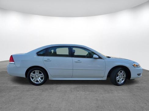 Used 2015 Chevrolet Impala LT w/ LT Sunroof Package FWD image 4