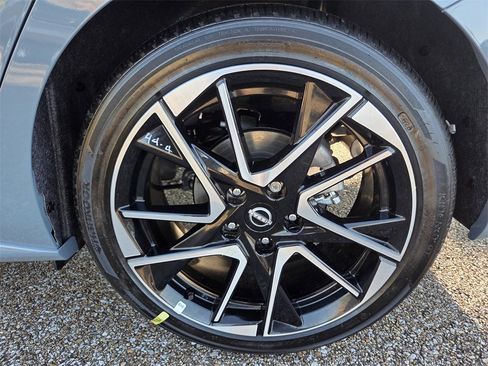 New 2025 Nissan Sentra SR w/ SR Premium Package image 22