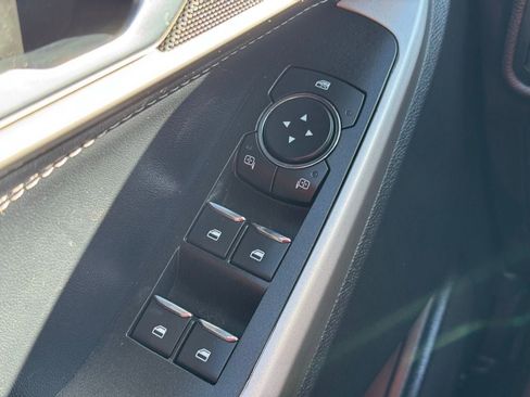 Certified 2022 Ford Explorer XLT w/ Equipment Group 202A image 17