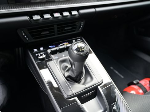 Used 2026 Porsche 911 GT3 image 31