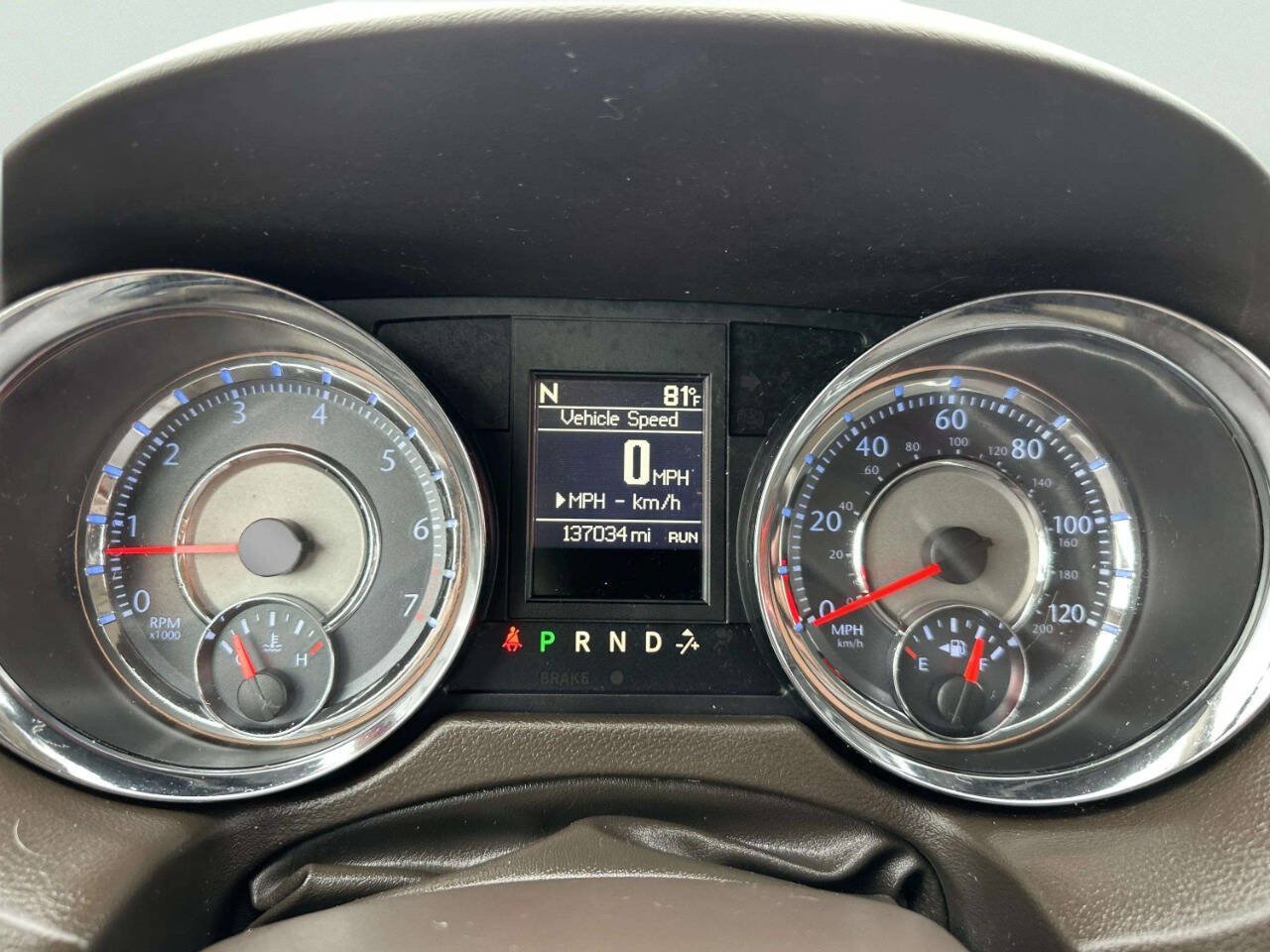 Used 2014 Chrysler Town & Country Touring FWD image 30