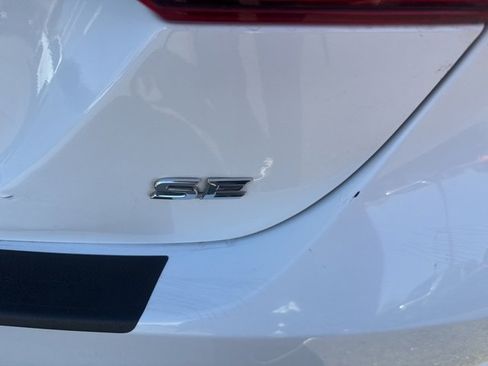 Used 2021 Toyota Camry SE image 28