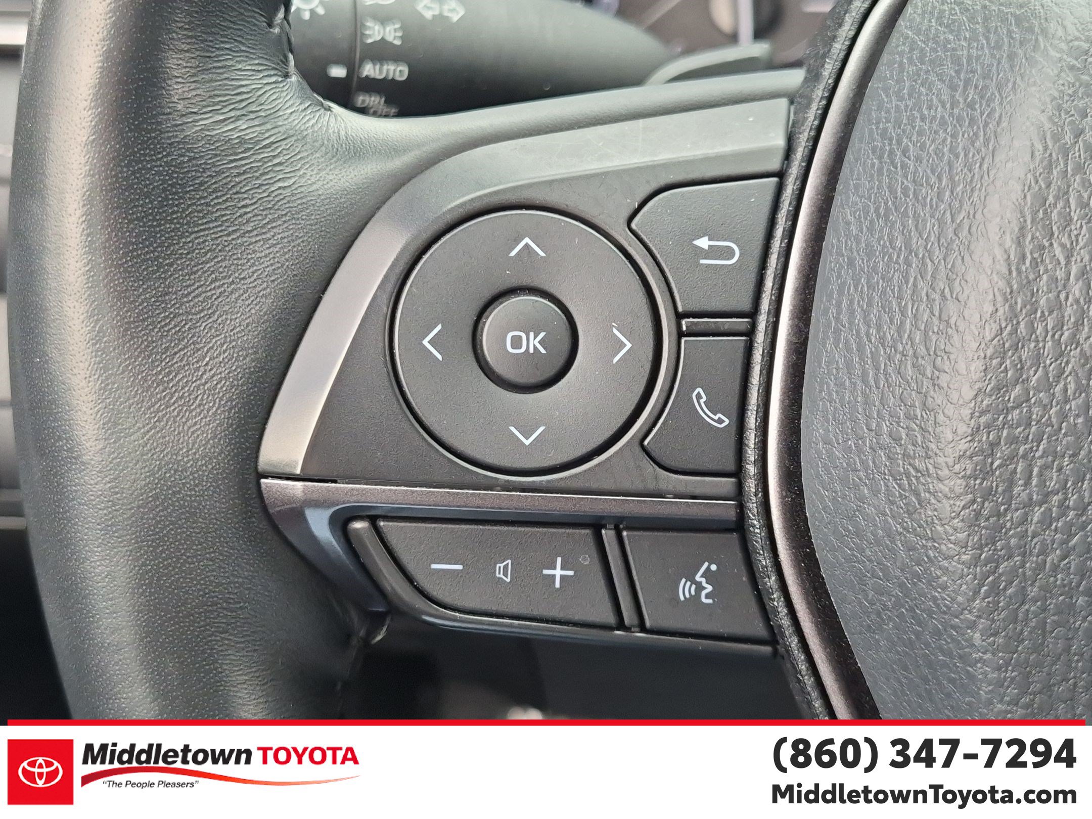 Used 2024 Toyota Camry SE w/ Cold Weather Package FWD image 19