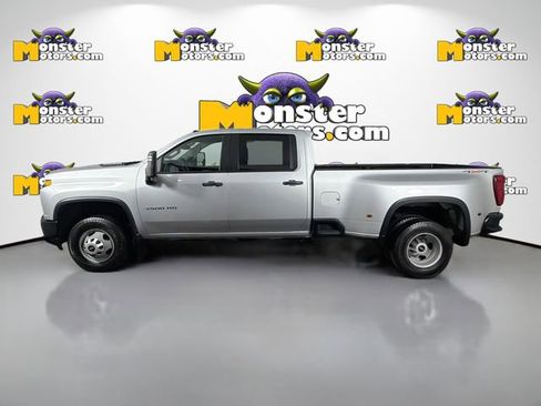 Used 2023 Chevrolet Silverado 3500 W/T w/ Gooseneck/5TH Wheel Package image 8
