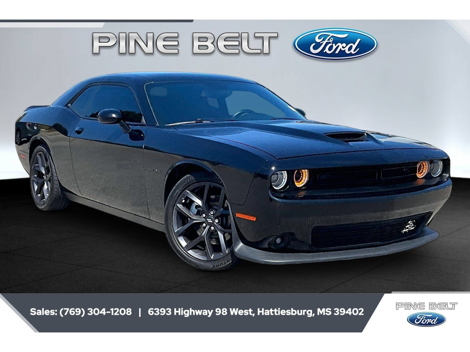 Used 2021 Dodge Challenger R/T w/ Blacktop Package RWD image 1