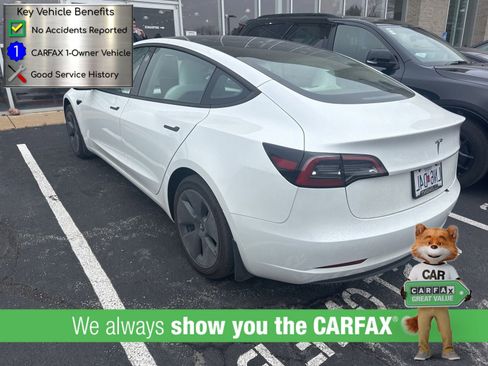 Used 2023 Tesla Model 3 Standard Range image 9