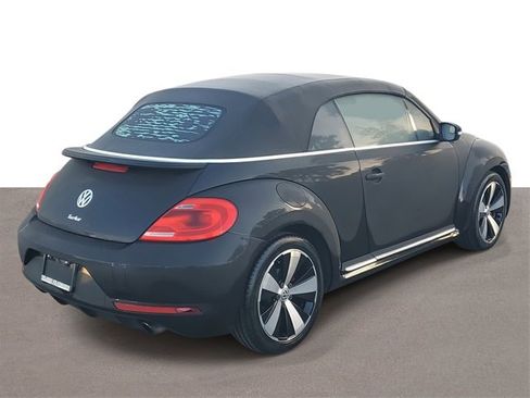 Used 2013 Volkswagen Beetle 2.0T image 4