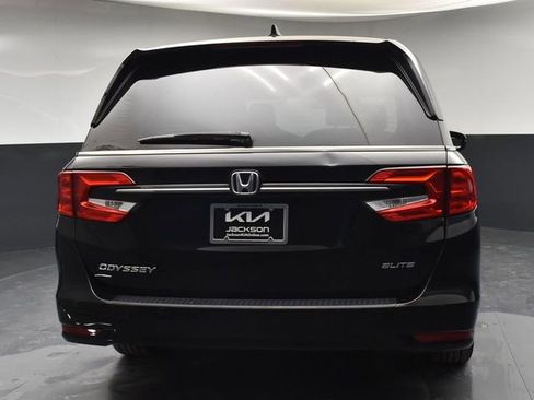 Used 2023 Honda Odyssey Elite image 7