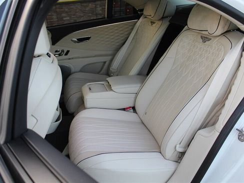 Used 2021 Bentley Flying Spur W12 AWD/4WD image 32