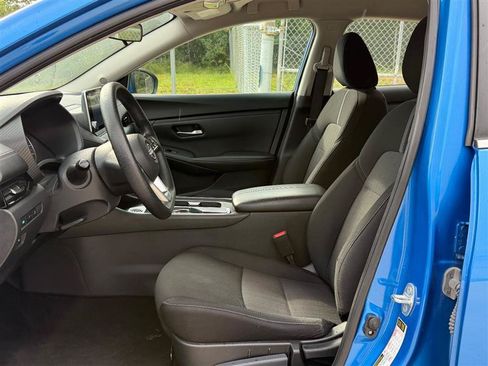 Used 2024 Nissan Sentra SV FWD image 9