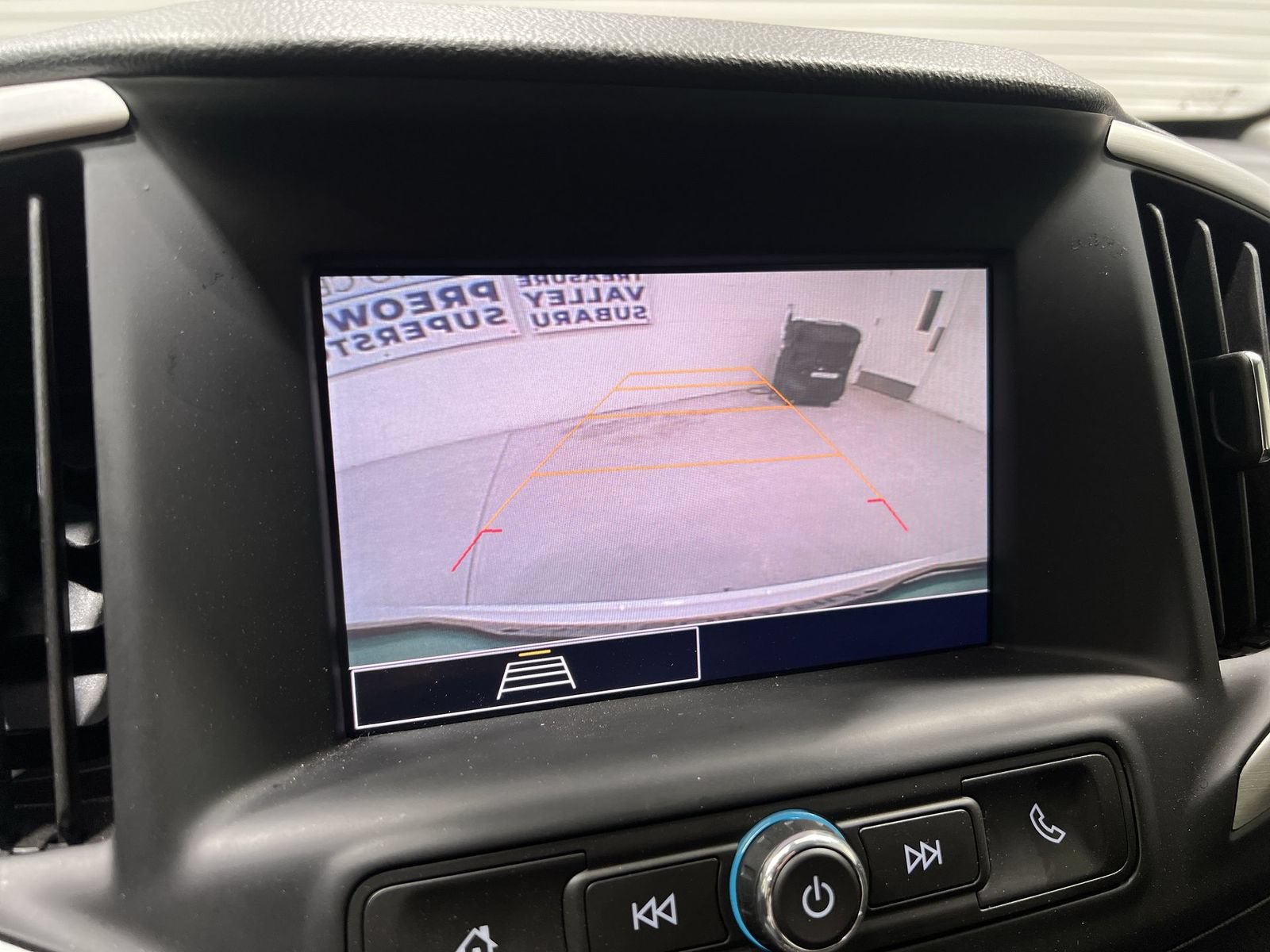 Used 2024 GMC Terrain SLE AWD/4WD image 17