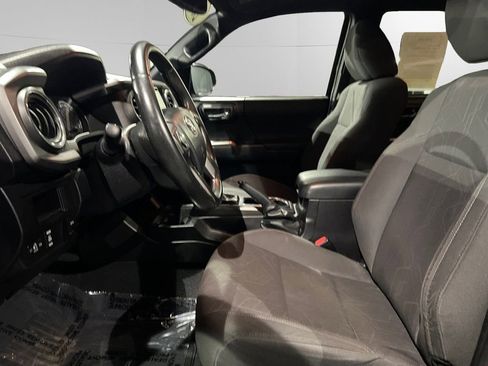 Used 2016 Toyota Tacoma SR5 AWD/4WD image 23