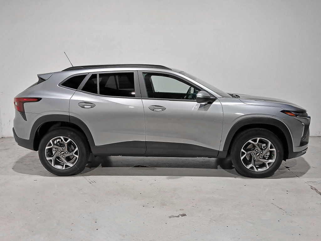 Used 2026 Chevrolet Trax LT w/ Driver Confidence Package FWD image 7