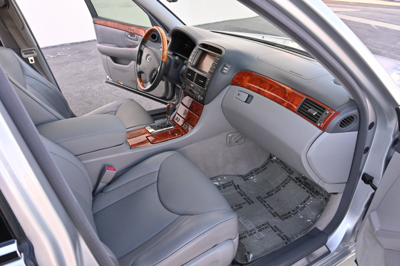 Used 2004 Lexus LS 430 w/ Modern Luxury Pkg RWD image 12