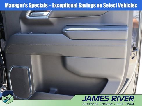 Used 2025 Chevrolet Silverado 1500 LT AWD/4WD image 11