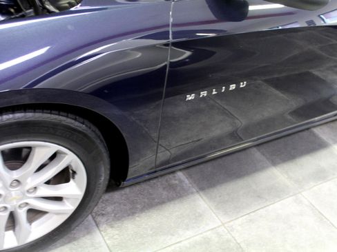 Used 2017 Chevrolet Malibu LT image 32