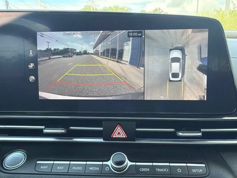 Used 2024 Hyundai Elantra Limited FWD image 25