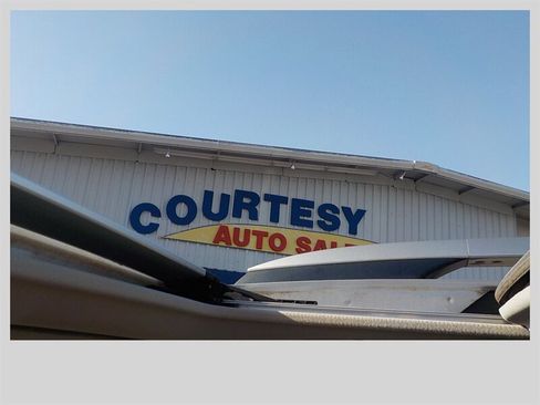 Used 2017 Toyota RAV4 XLE AWD/4WD image 14