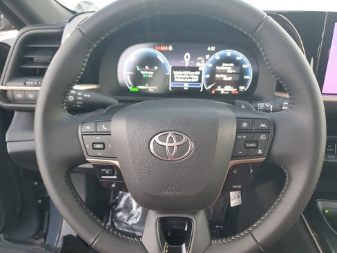 New 2026 Toyota Crown Signia image 17