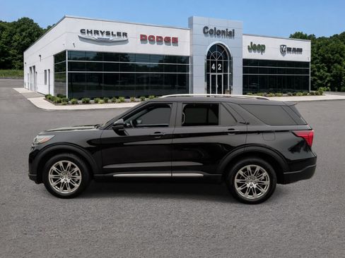 Used 2025 Ford Explorer Platinum AWD/4WD image 3
