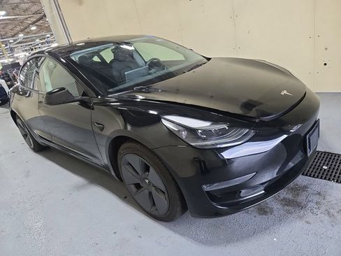 Used 2023 Tesla Model 3 Standard Range RWD image 3