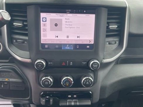 Used 2022 RAM 2500 Big Horn w/ Cold Weather Group image 17