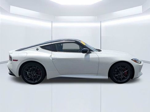 Used 2024 Nissan Z Performance w/ Floor Mat Package RWD image 3